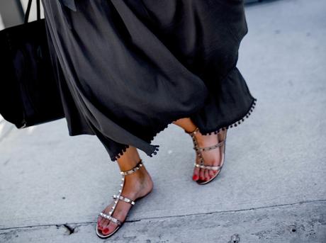 Cosa comprare con i saldi: un abito nero Cosa comprare con i saldi: un abito nero