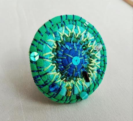 Verde e azzurro... tra le dita Verde e azzurro... tra le dita