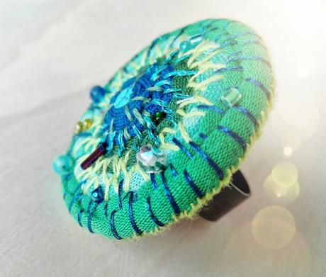 Verde e azzurro... tra le dita Verde e azzurro... tra le dita