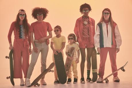Polaroid festeggia 80 anni: la campagna Side Stories Polaroid festeggia 80 anni: la campagna Side Stories
