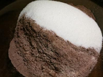 TORTA BRASILIANA SENZA UOVA, BURRO E OLIO TORTA BRASILIANA SENZA UOVA, BURRO E OLIO