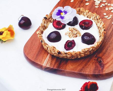Colazione fit | Crostatine di avena con yogurt e frutta fresca Colazione fit | Crostatine di avena con yogurt e frutta fresca