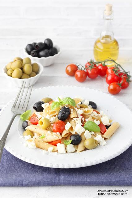 Insalata di pasta integrale alla greca Insalata di pasta integrale alla greca