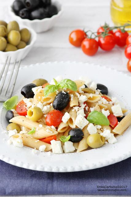 Insalata di pasta integrale alla greca Insalata di pasta integrale alla greca