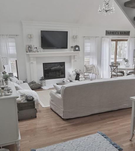 Mix di stili shabby chic e farmhouse per un bel cottage americano Happy Sunday! Sharing for #farmhouselovesunday tagged by sweet Jessica @jstoppard_designs (thanks girl)✨✨✨✨✨✨✨✨ #cottagedecor #cottageliving #shabbychicstyle #shabbychicliving #farmhousedecor #farmhousestyle #restorationhardware #countrylivingmag #countrydecor #mybhg