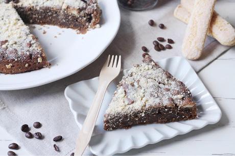 Torta all'acqua al caffè e savoiardi Torta all'acqua al caffè e savoiardi