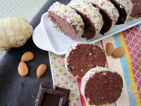 Salame di cioccolato light con zenzero e mandorle Salame di cioccolato light con zenzero e mandorle