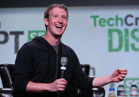 Vuoi sentirti già morto? Leggi la tua autobiografia (cartacea) creata da Facebook Vuoi sentirti già morto? Leggi la tua autobiografia (cartacea) creata da Facebook