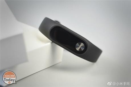 Per il lancio di MIUI 9 Xiaomi presenta una Mi Band 2 personalizzata Per il lancio di MIUI 9 Xiaomi presenta una Mi Band 2 personalizzata