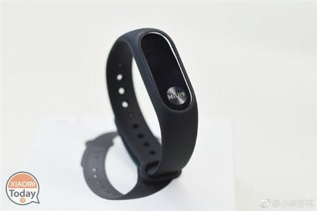 Per il lancio di MIUI 9 Xiaomi presenta una Mi Band 2 personalizzata Per il lancio di MIUI 9 Xiaomi presenta una Mi Band 2 personalizzata