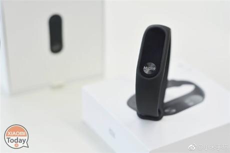 Per il lancio di MIUI 9 Xiaomi presenta una Mi Band 2 personalizzata Mi Band 2