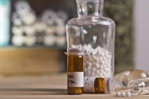 Anche in Italia i rimedi omeopatici diventano farmaci per legge omeopatia