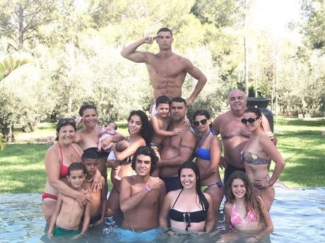 Cristiano Ronaldo sarà papà per la quarta volta… Ma per la prima c’è anche la mamma Cristiano Ronaldo sarà papà per la quarta volta… Ma per la prima c’è anche la mamma