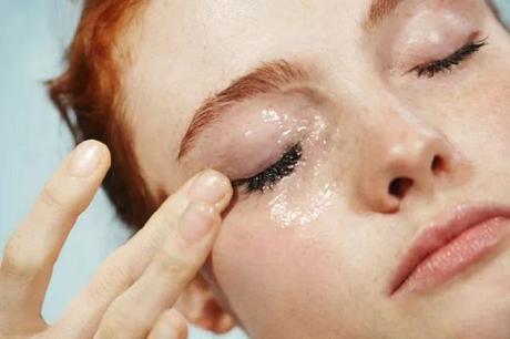 Acqua micellare: istruzioni per l’uso e per la bellezza acqua micellare benessere mamme a spillo