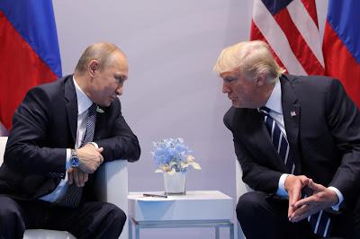 Trump e Putin hanno avuto un secondo incontro durante il G20 Trump e Putin hanno avuto un secondo incontro durante il G20