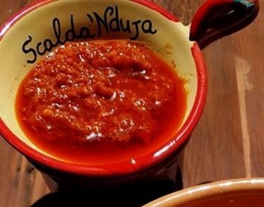 Pitta chijna calabrese con cicoria e nduja Pitta chijna calabrese con cicoria e nduja