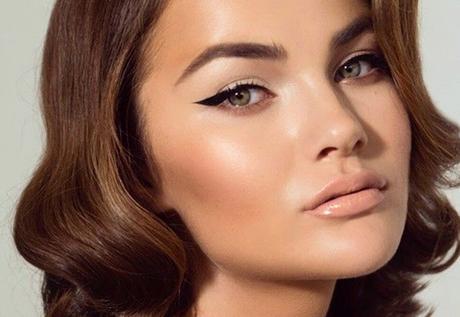 6 tecniche imperdibili per applicare l’eyeliner modella con eyeliner
