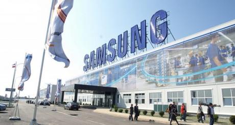 Una foto leaked di Samsung Galaxy Note 8 mostra una cornice superiore pronunciata Samsung logo