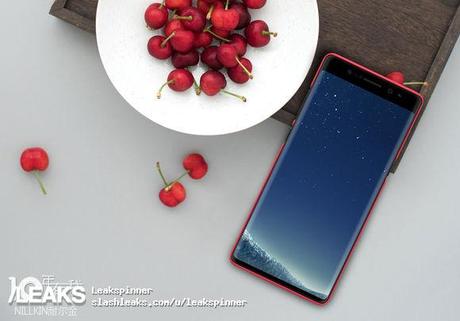Una foto leaked di Samsung Galaxy Note 8 mostra una cornice superiore pronunciata Una foto leaked di Samsung Galaxy Note 8 mostra una cornice superiore pronunciata