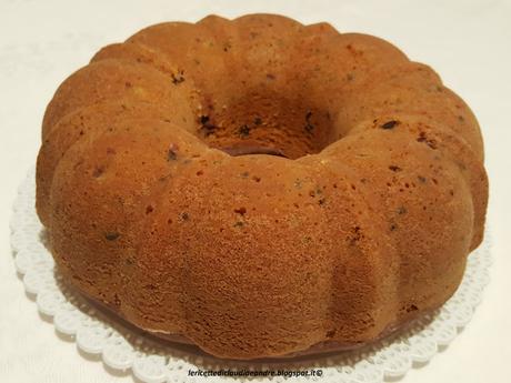Ciambella con amarene e gocce di cioccolato, al olio Ciambella con amarene e gocce di cioccolato, al olio