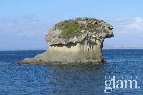 Ischia tra curiosità e leggenda. L’isola da sogno del golfo di Napoli Ischia tra curiosità e leggenda. L’isola da sogno del golfo di Napoli