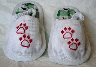 Scarpine da bagno per neonati e bambini a punto croce Scarpine da bagno per neonati e bambini a punto croce