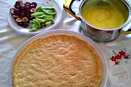 Crostata di Frutta Fresca con Crema Pasticcera Crostata di Frutta Fresca con Crema Pasticcera