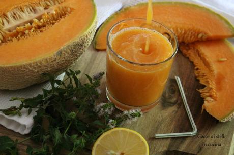 Frullato di melone con latte di riso Frullato di melone con latte di riso
