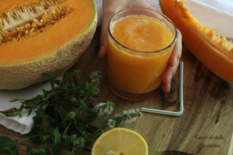 Frullato di melone con latte di riso Frullato di melone con latte di riso