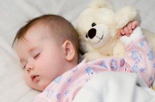 Bambini: un pisolino migliora la memoria pisolino neonati