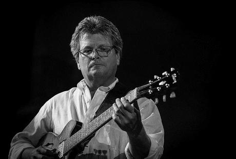 Chi va con lo Zoppo... non perde Gennai-Cosentino, The Dave Howard Initiative, Francesco Orio Trio e Domenico Ammendola Trio al Roccella Jazz! Chi va con lo Zoppo... non perde Gennai-Cosentino, The Dave Howard Initiative, Francesco Orio Trio e Domenico Ammendola Trio al Roccella Jazz!