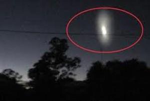 Interessante Ufo in Australia filmato durante una “festa”