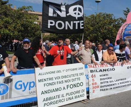 FOTO DEL GIORNO 15 MAGGIO 2011 : PROTESTA SICILIANA AL GIRO D'ITALIA