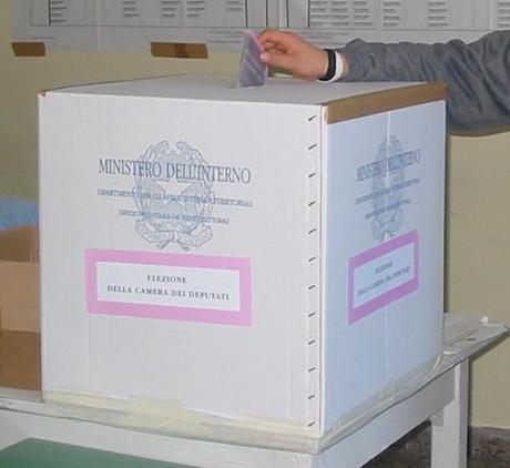 File:2006 Italian pollbox.jpg
