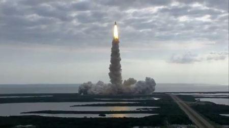 Il bellissimo lancio dello Shuttle Endeavour