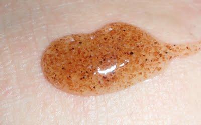 Liz Earle Energising Body Scrub REVIEW + PICS Liz Earle Energising Body Scrub REVIEW + PICS