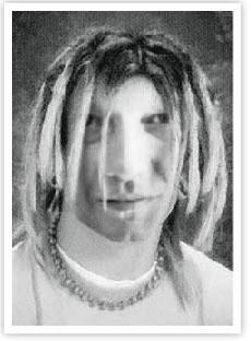 Quì un look stile Kurt Cobain anni 90 :-)