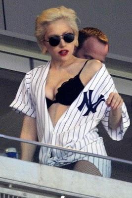 GAGA still at the Stadium and STILL NAKED !!!! AGAIN !!!