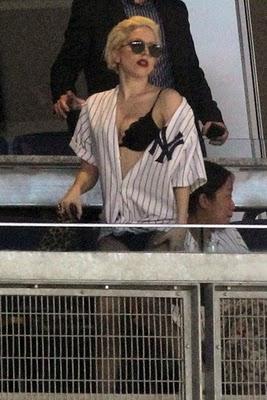 GAGA still at the Stadium and STILL NAKED !!!! AGAIN !!!