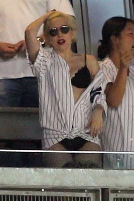 GAGA still at the Stadium and STILL NAKED !!!! AGAIN !!!