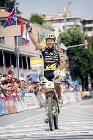 Ciclismo – Europei Marathon a Montebelluna: trionfo Svizzero, ottimo secondo posto di Celestino tra gli Elite