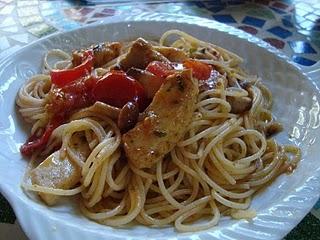 Spaghettini con pesce spada e funghi