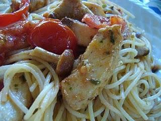 Spaghettini con pesce spada e funghi