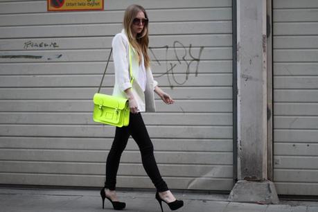 The fluo Cambridge Satchel is the new must have