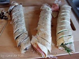 TRIS DI PIADA SU SPIEDINO DI BAMBU' TRIS DI PIADA SU SPIEDINO DI BAMBU'