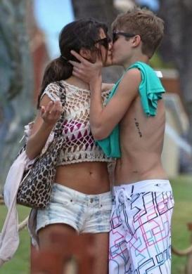 Justin Bieber e Selena alle Hawaii