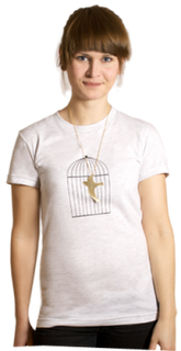 cute t-shirt with necklace