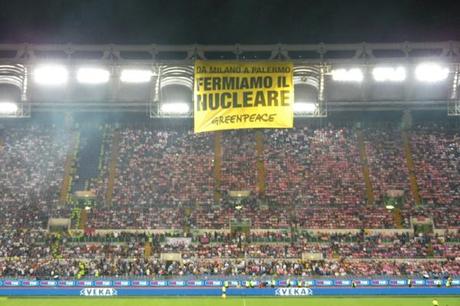 guerrilla-greenpeace-coppa-italia-inter-palermo-nuclare