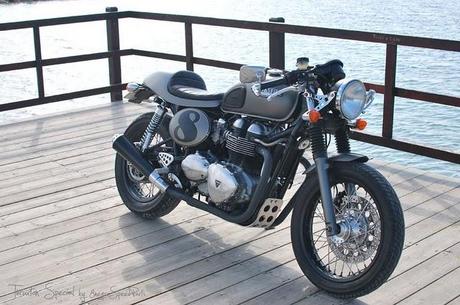 Thruxton Special by 8Negro