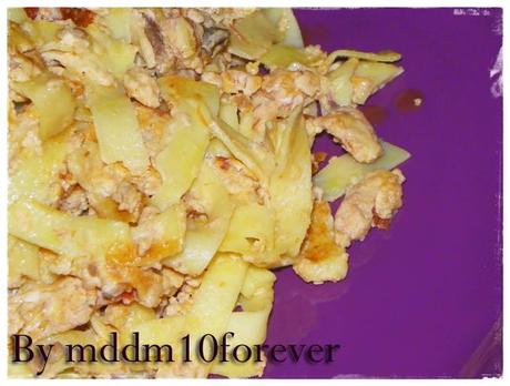 TAGLIATELLE AL RAGù STRAPAZZATE TAGLIATELLE AL RAGù STRAPAZZATE